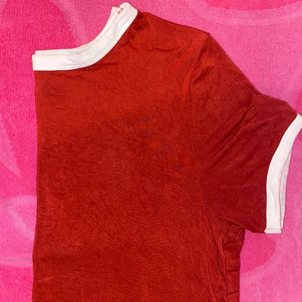 HOLLISTER MUST HAVE CROPPED BASEBALL TEE